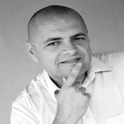 Dr. Tomasz  Olszowski