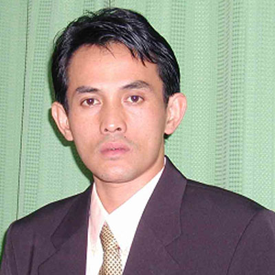 Dr. Ihak  Sumardi