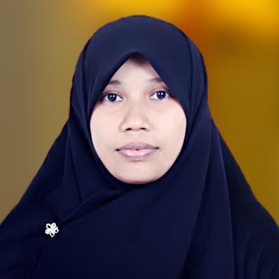  Sitti Rosmalah    